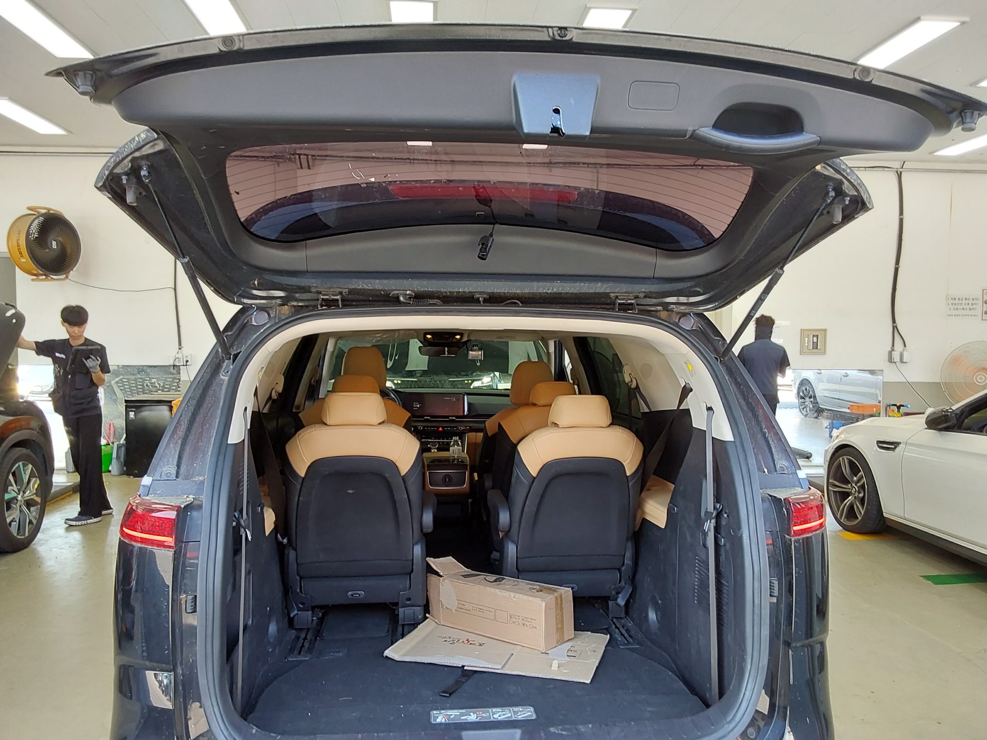 2023 - kia carnival