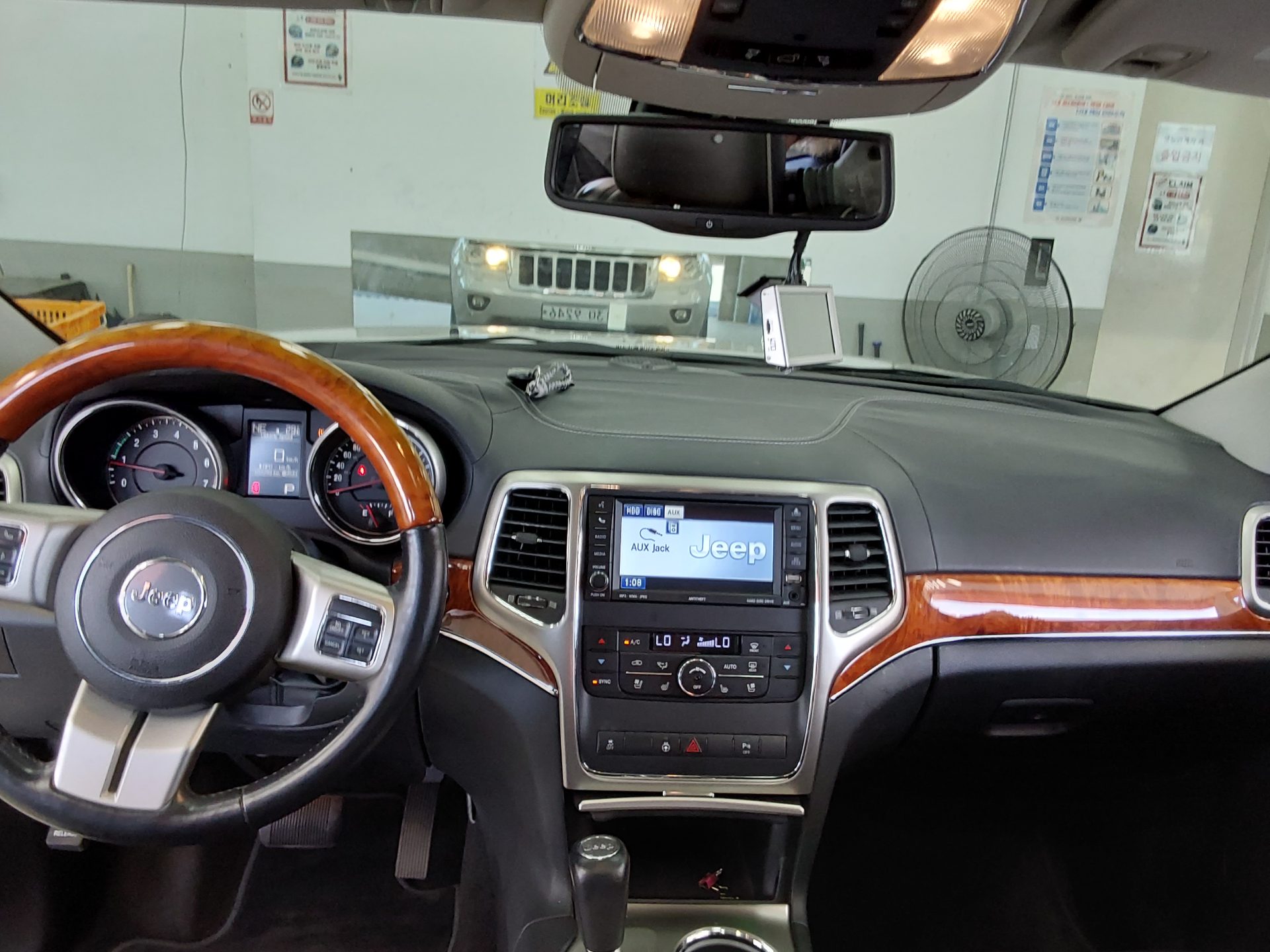 2011 - jeep grand cherokee