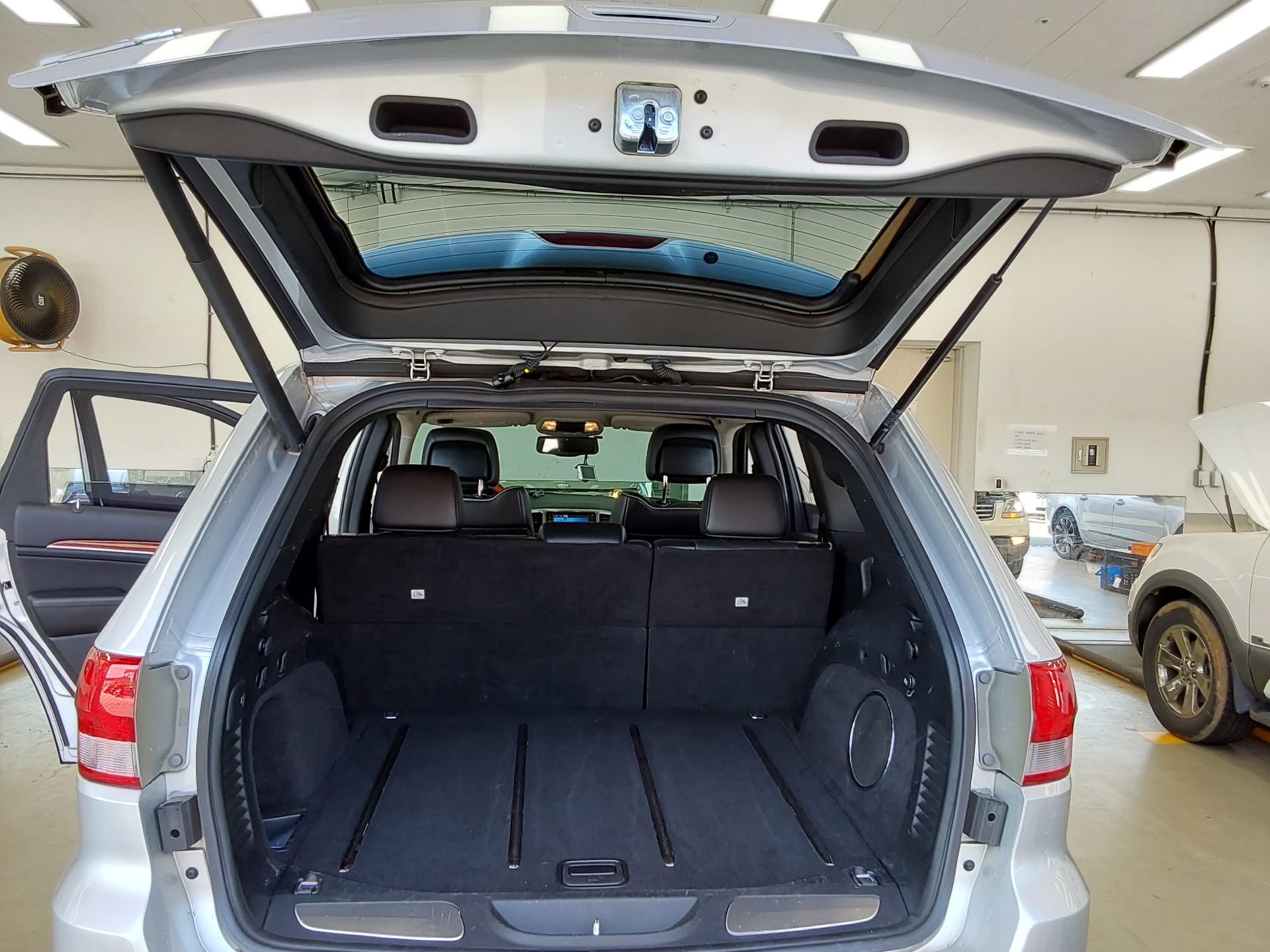 2011 - jeep grand cherokee
