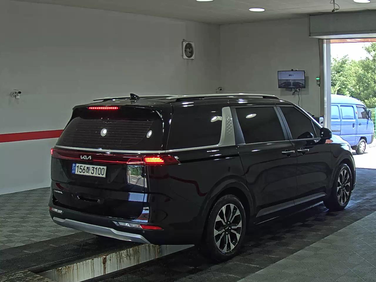 2023 - kia carnival