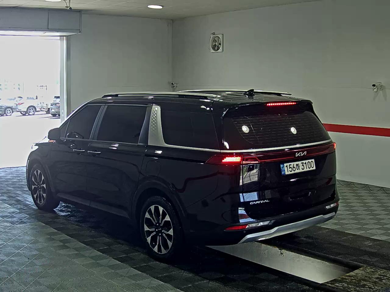2023 - kia carnival