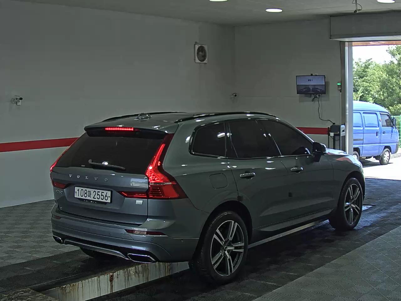 2021 - volvo xc60