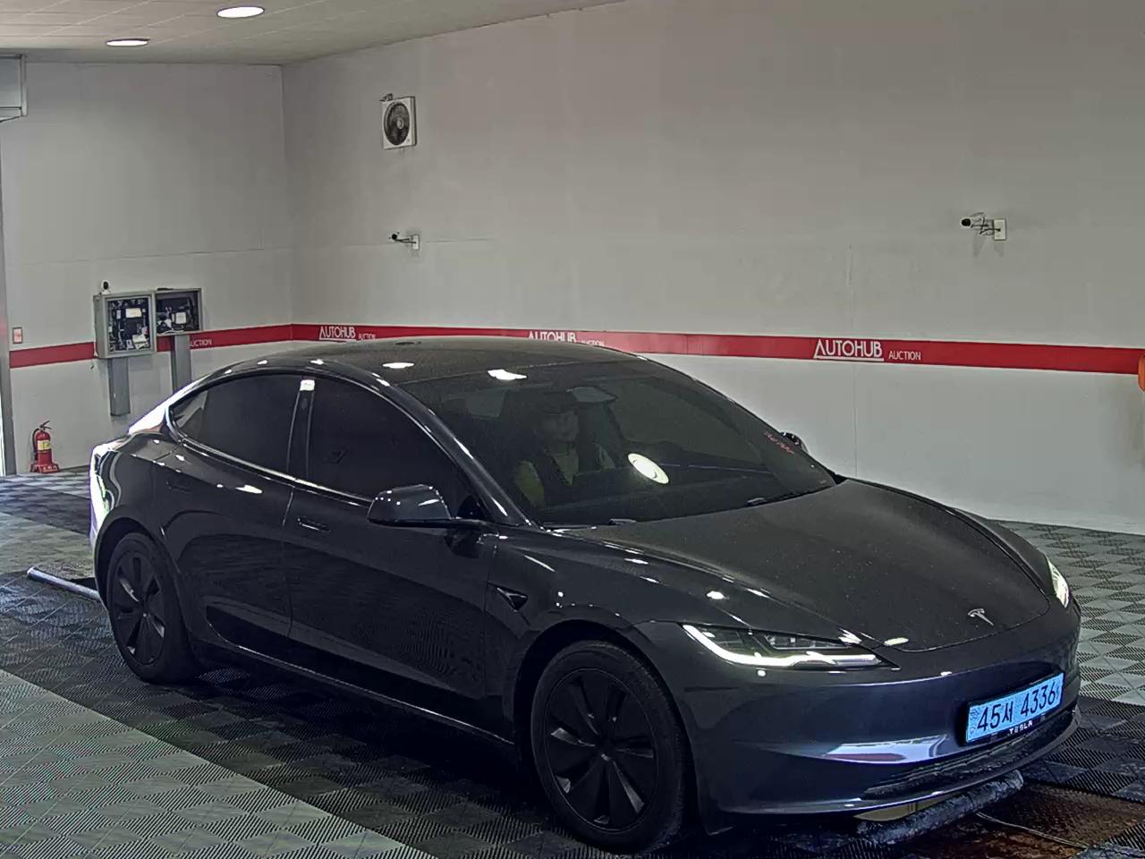 2024 - tesla model 3