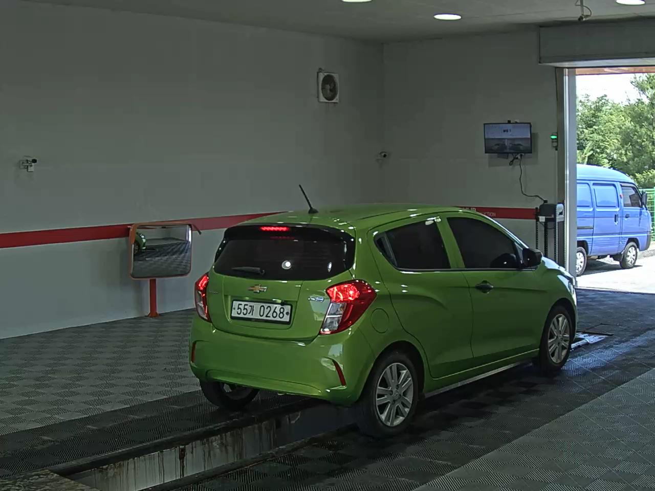 2016 - chevrolet spark