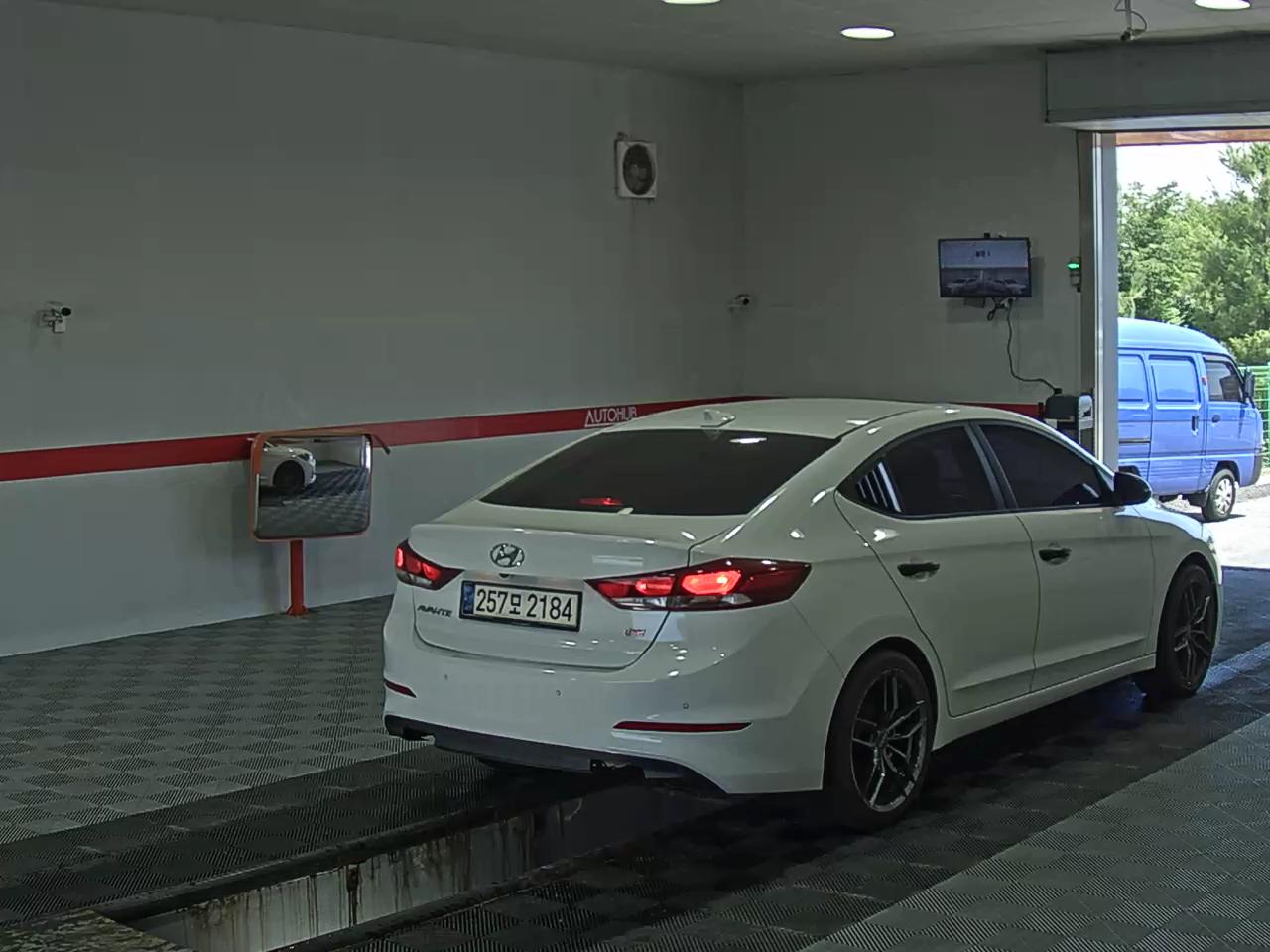 2016 - hyundai avante