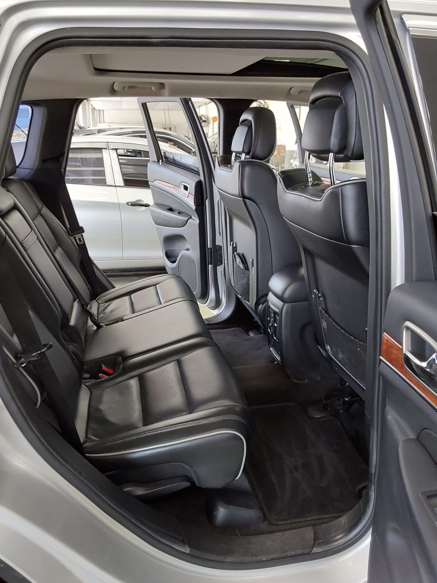 2011 - jeep grand cherokee