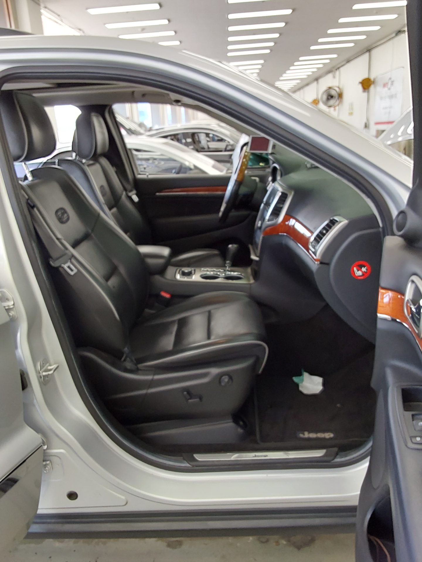 2011 - jeep grand cherokee