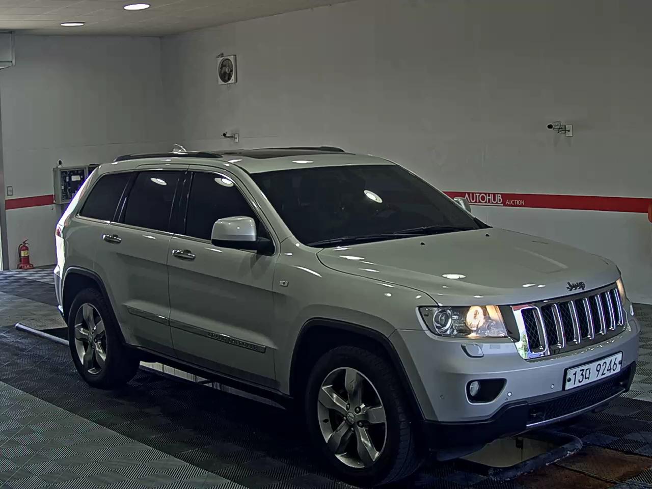 2011 - jeep grand cherokee