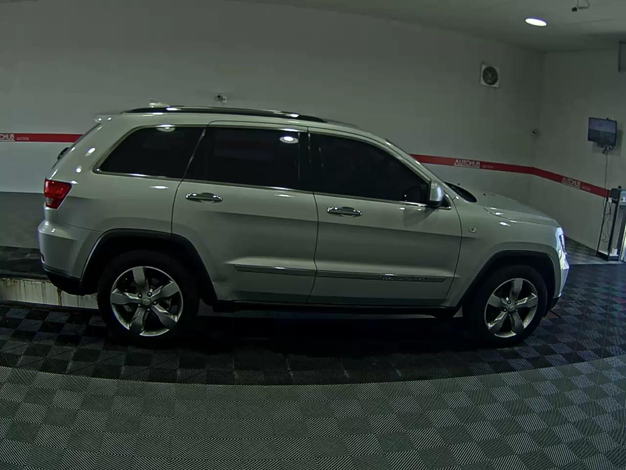 2011 - jeep grand cherokee