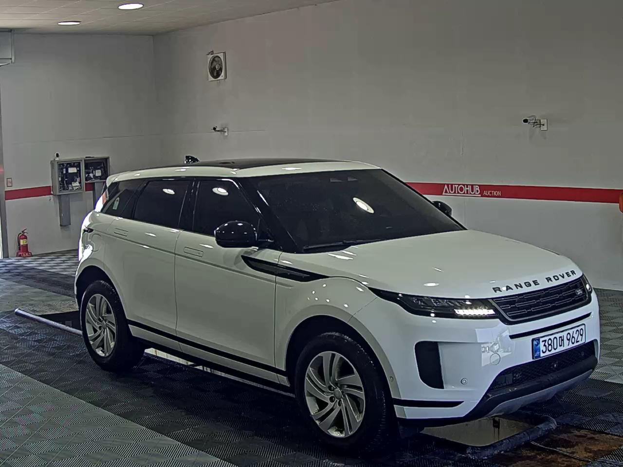 2025 - land rover range rover