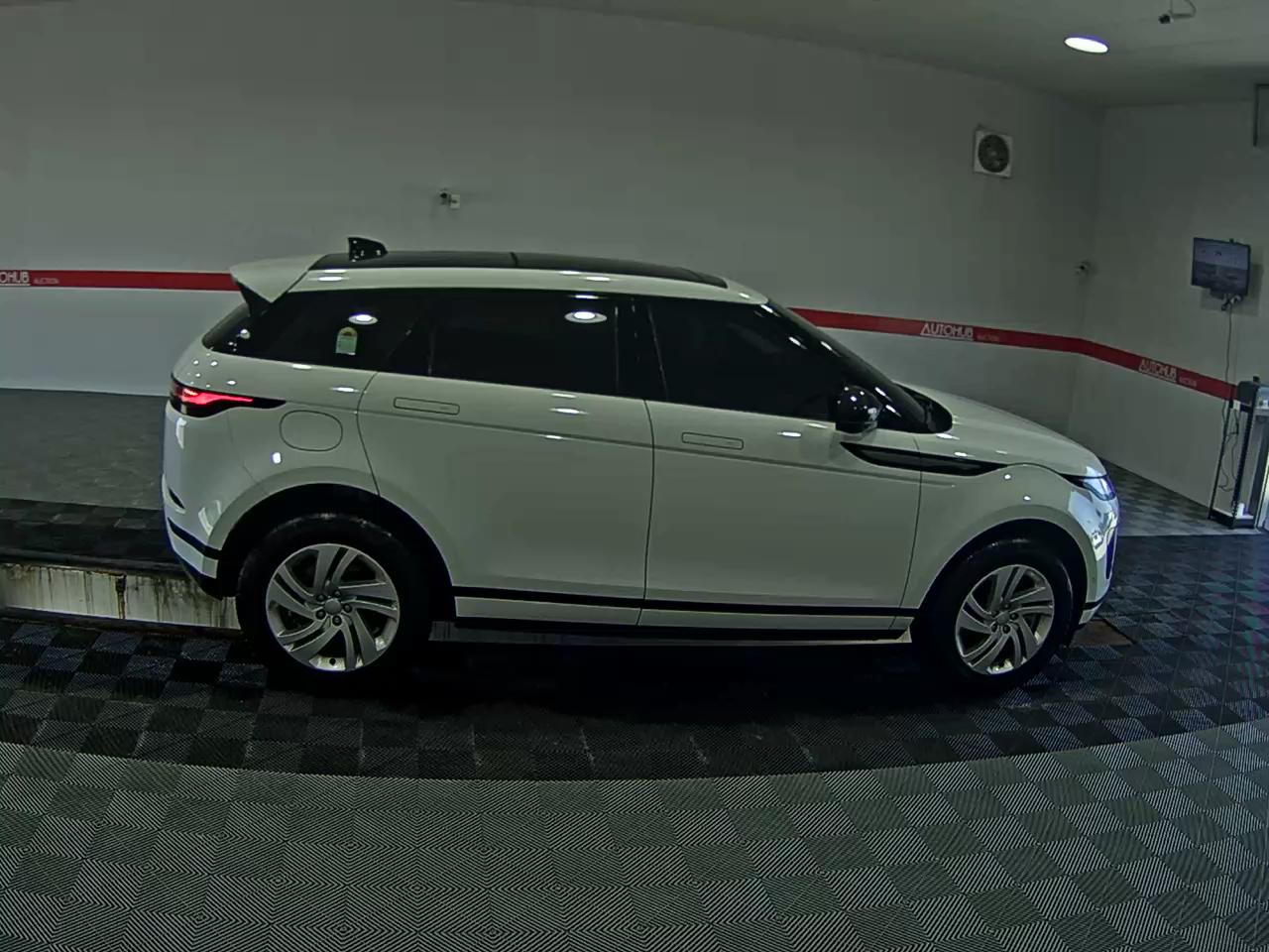 2025 - land rover range rover