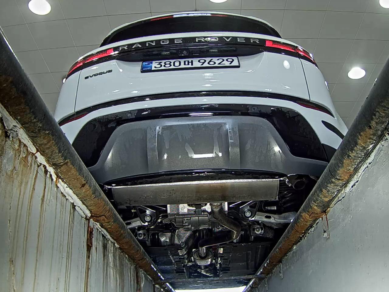 2025 - land rover range rover