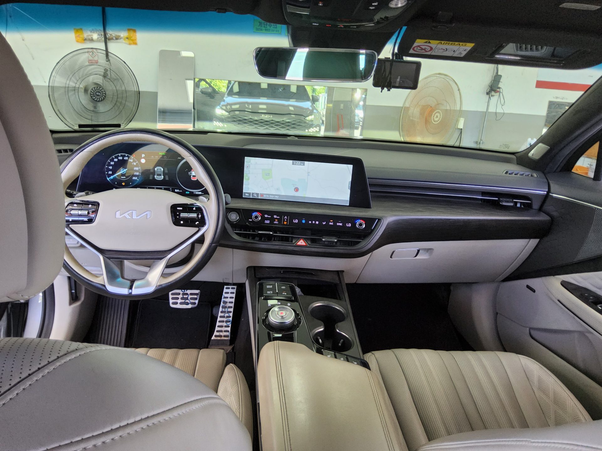 2022 - kia k8