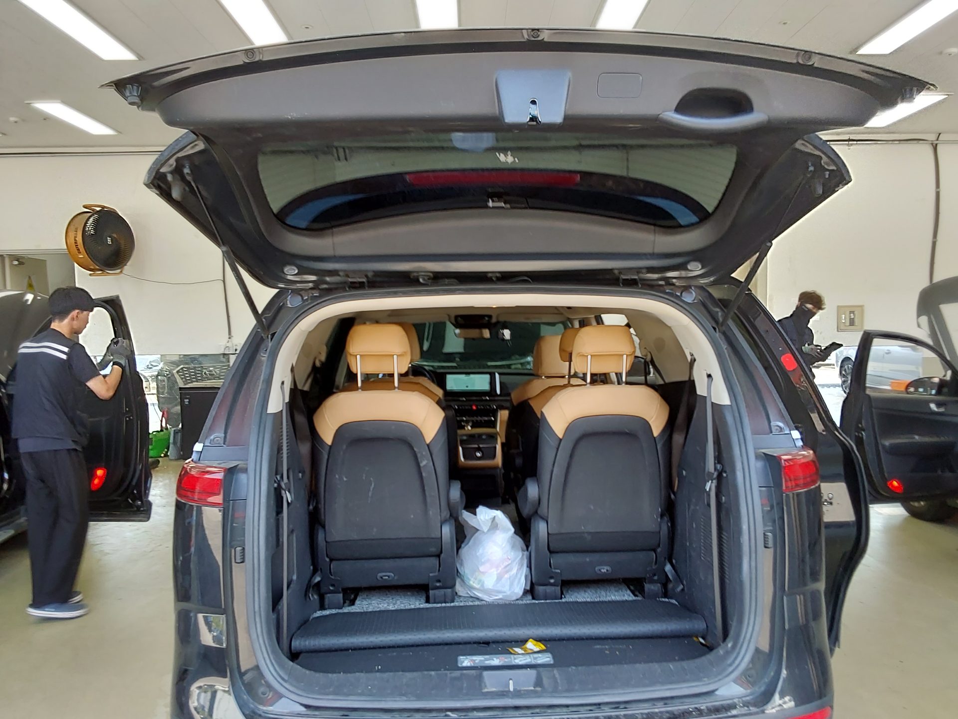 2023 - kia carnival