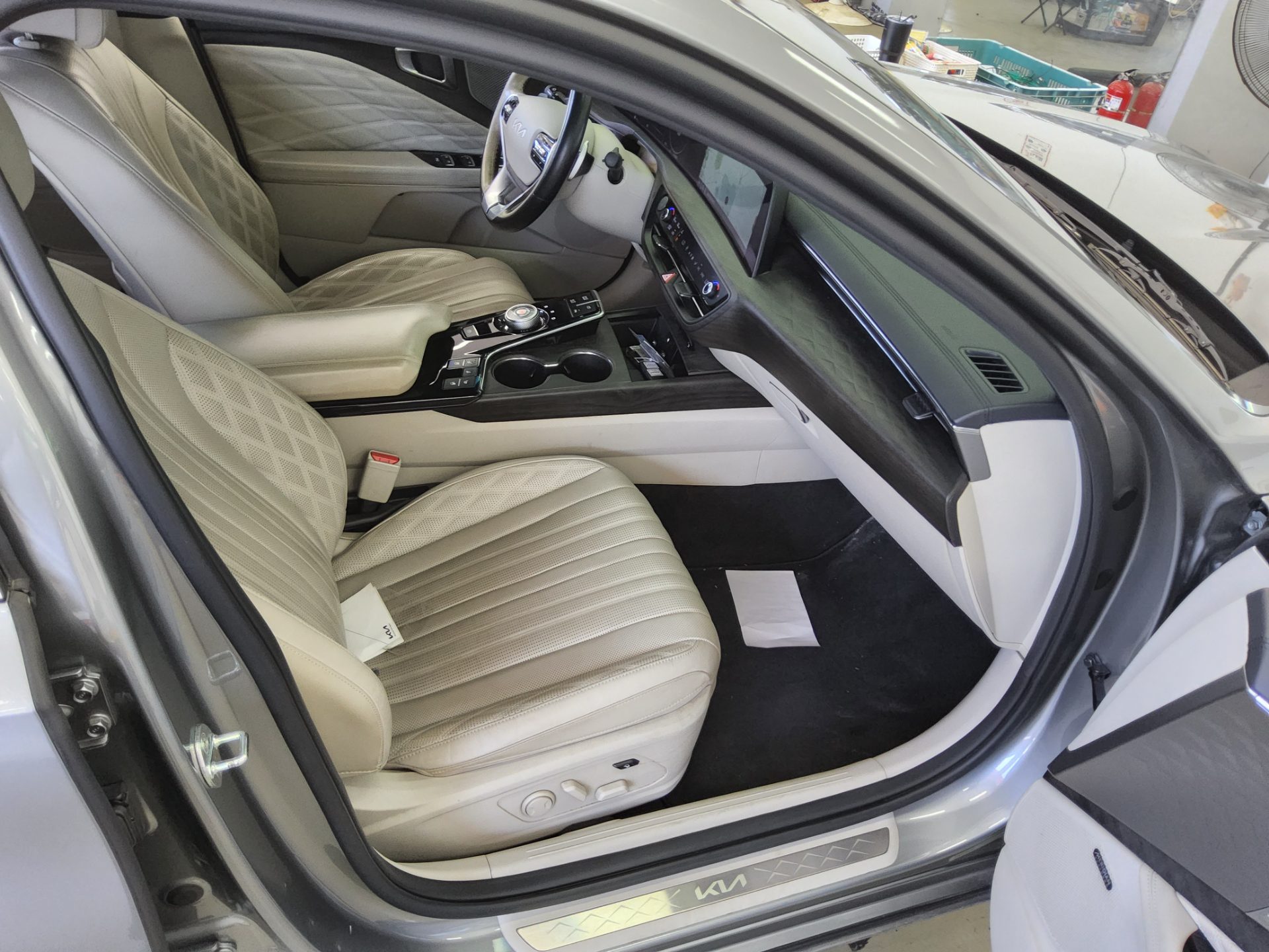 2022 - kia k8