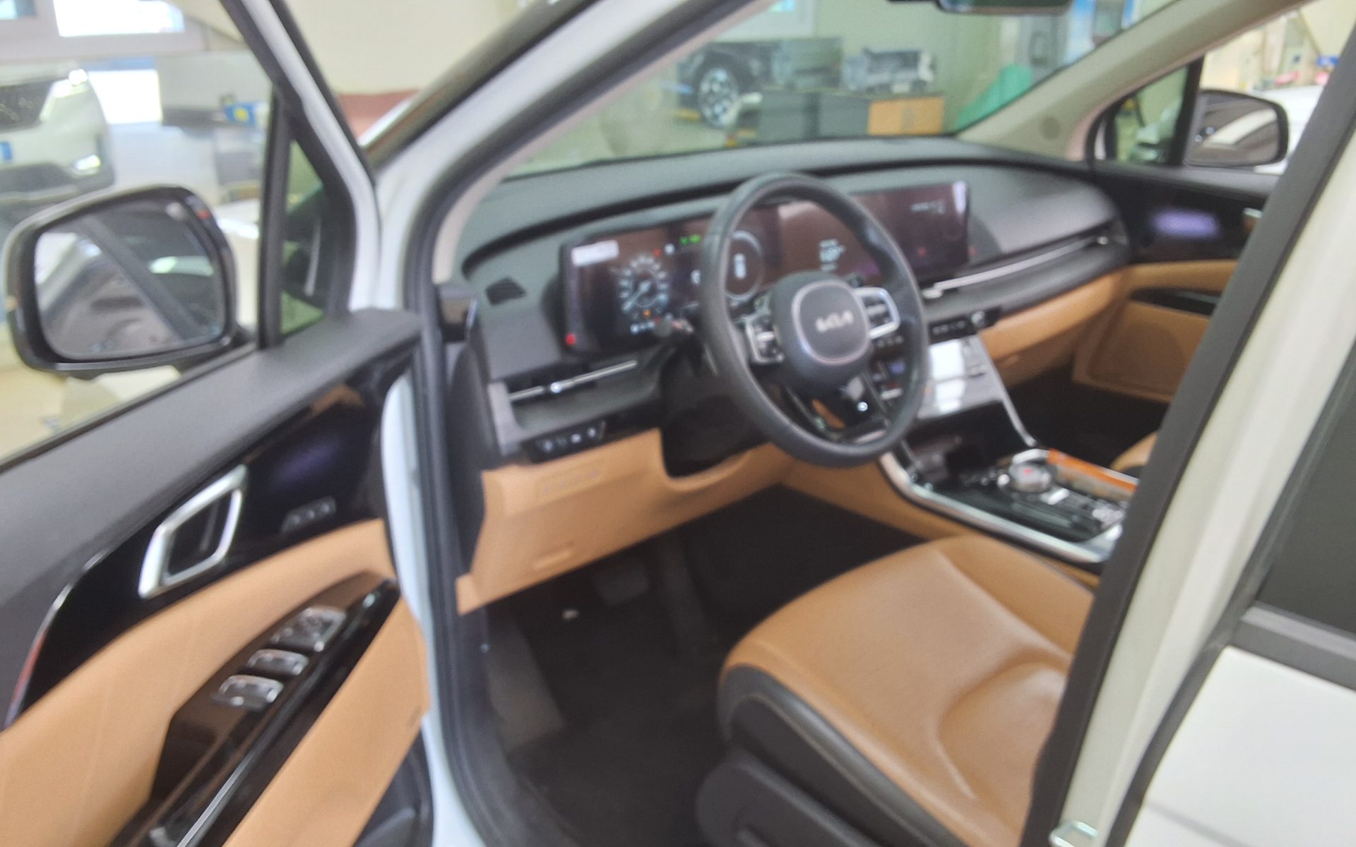 2023 - kia carnival