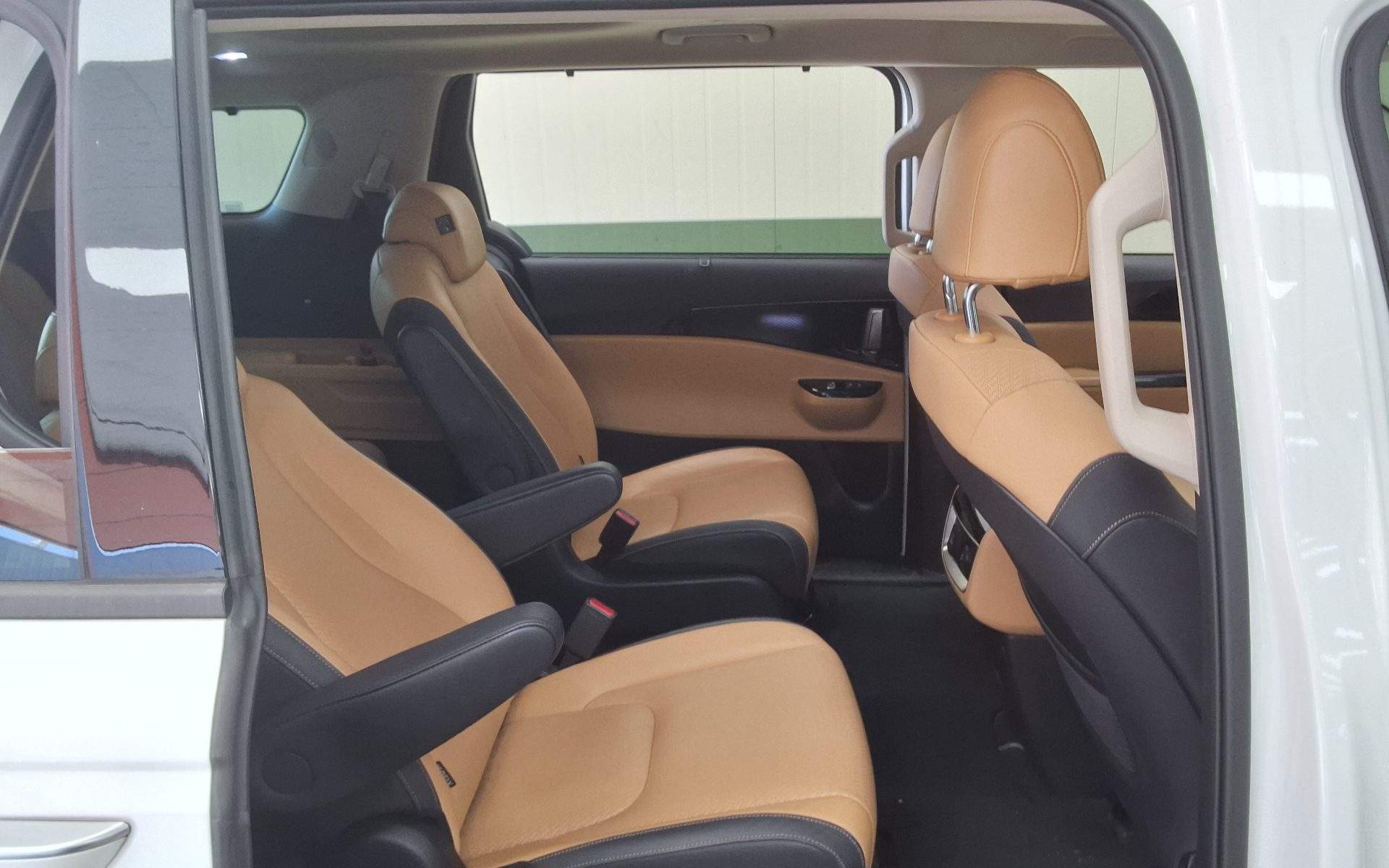 2023 - kia carnival