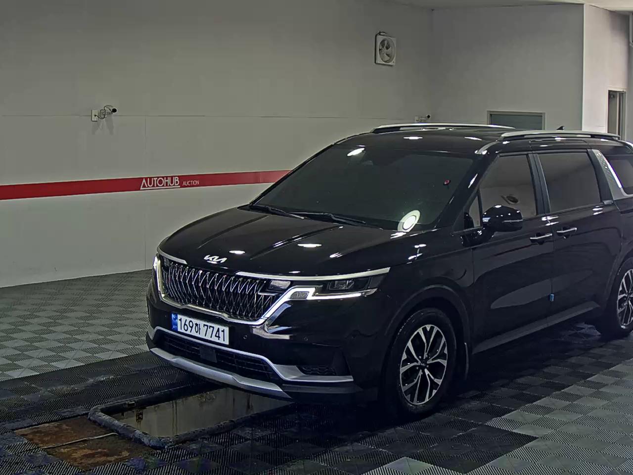 KIA CARNIVAL (KA4)