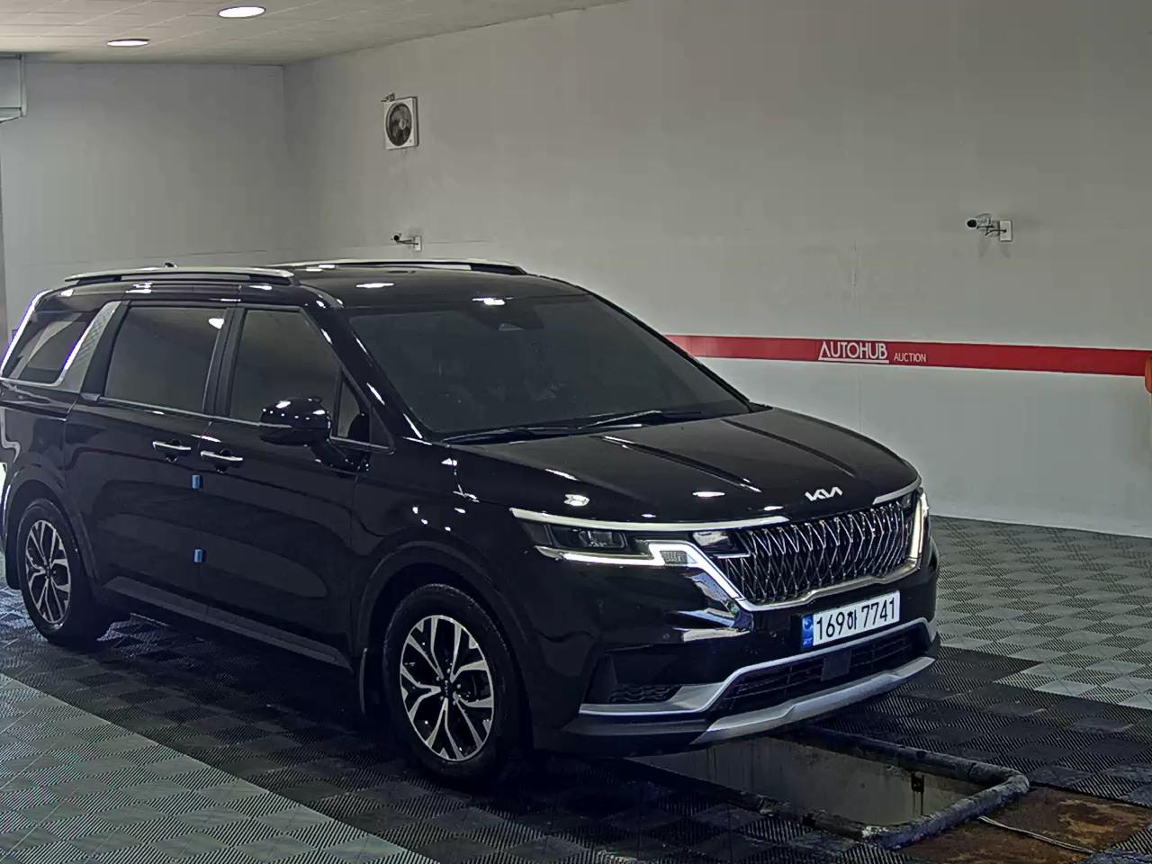 2023 - kia carnival