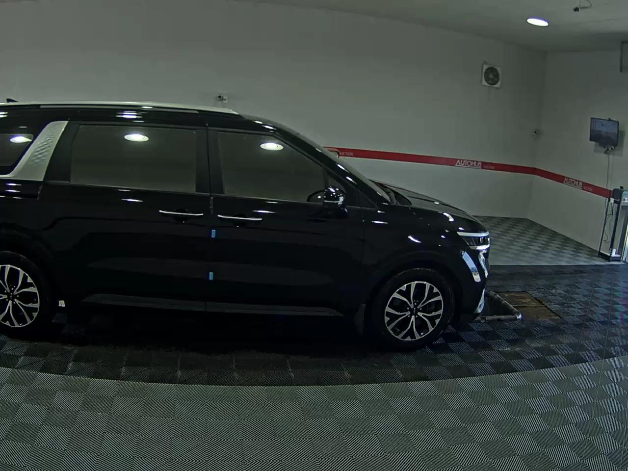 2023 - kia carnival