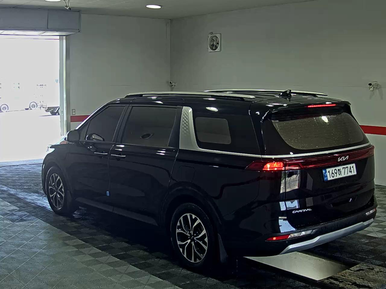 2023 - kia carnival