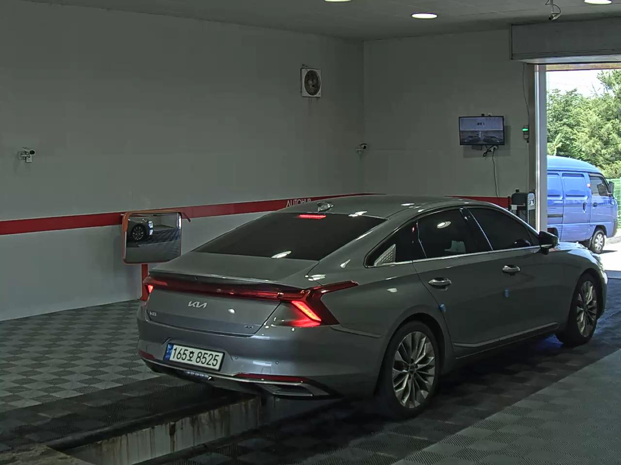 2022 - kia k8