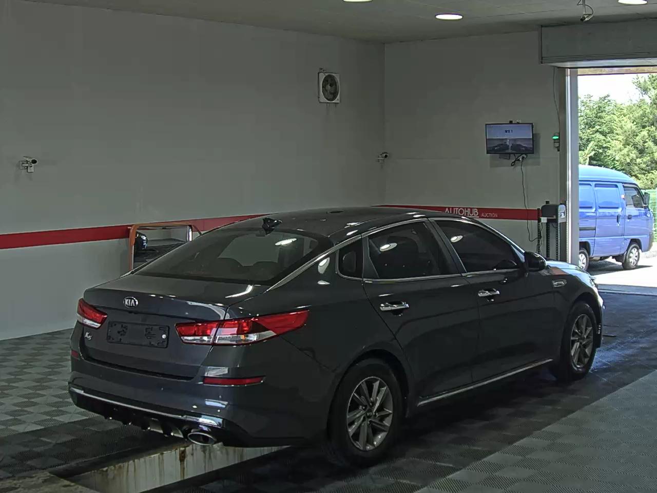 2020 - kia k5