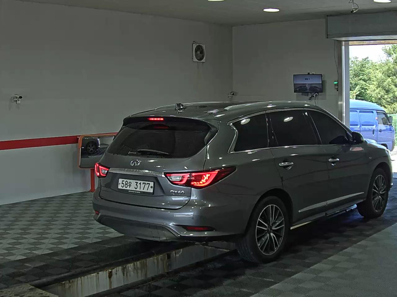 2017 - infiniti qx60