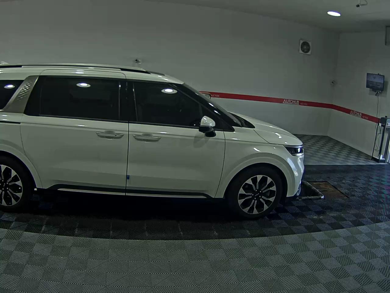 2023 - kia carnival