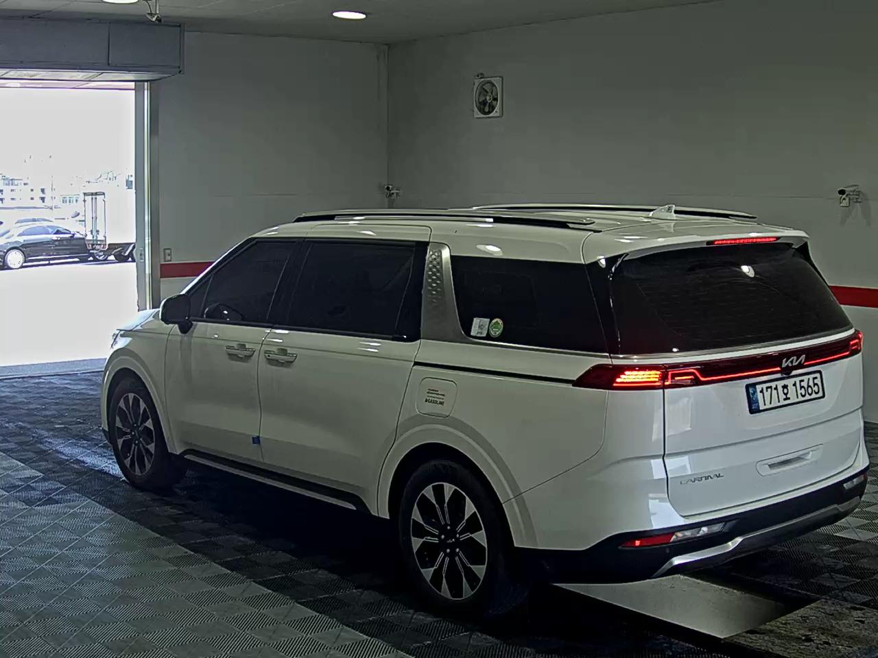 2023 - kia carnival