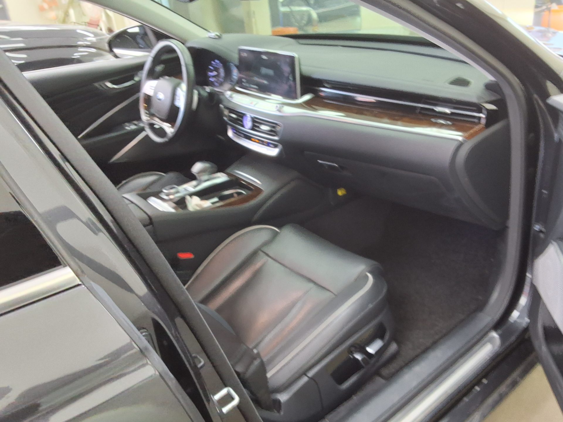 2019 - kia k9