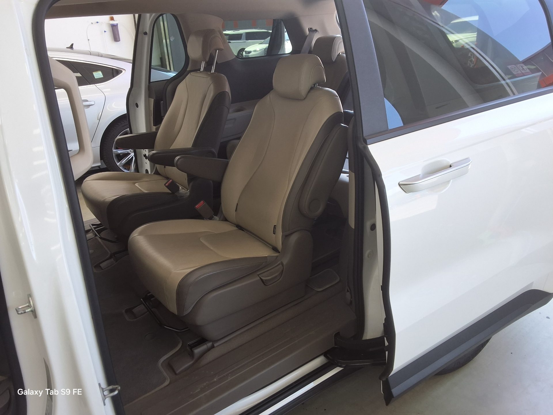 2021 - kia carnival