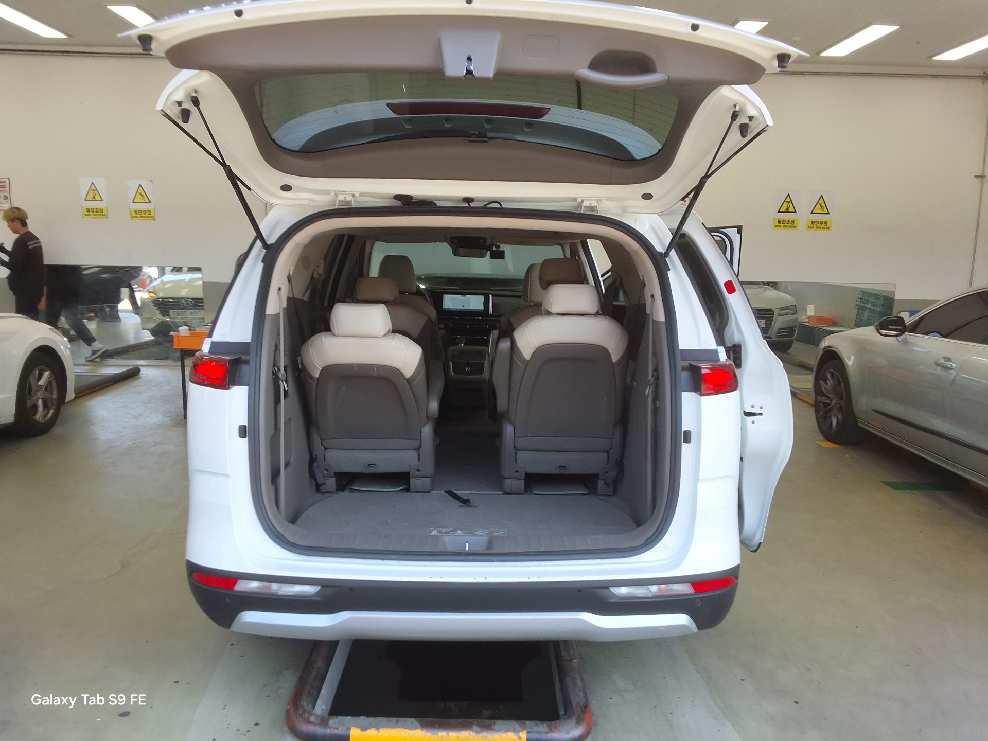 2021 - kia carnival