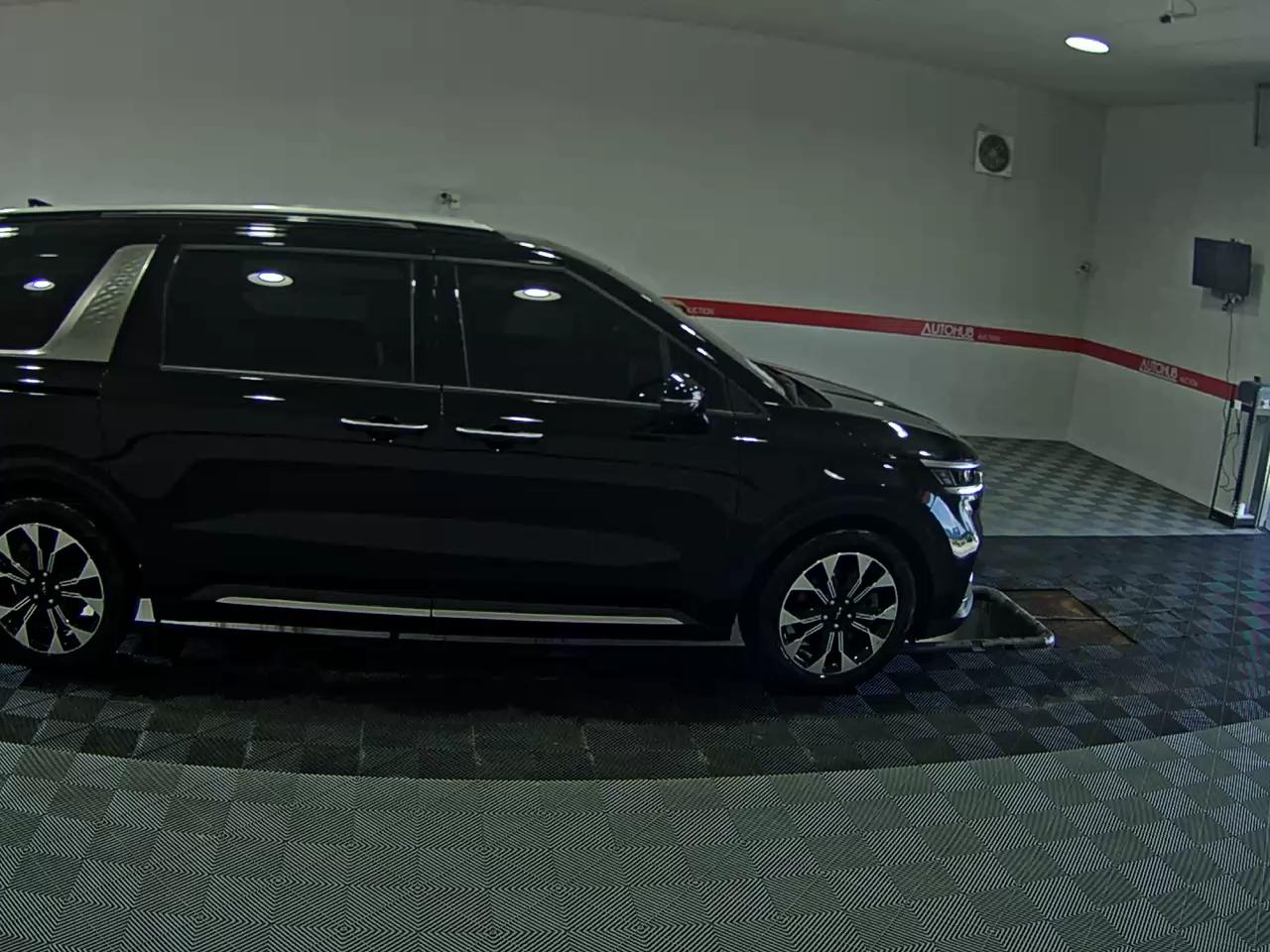 2023 - kia carnival