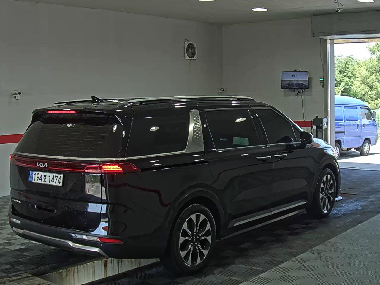 2023 - kia carnival
