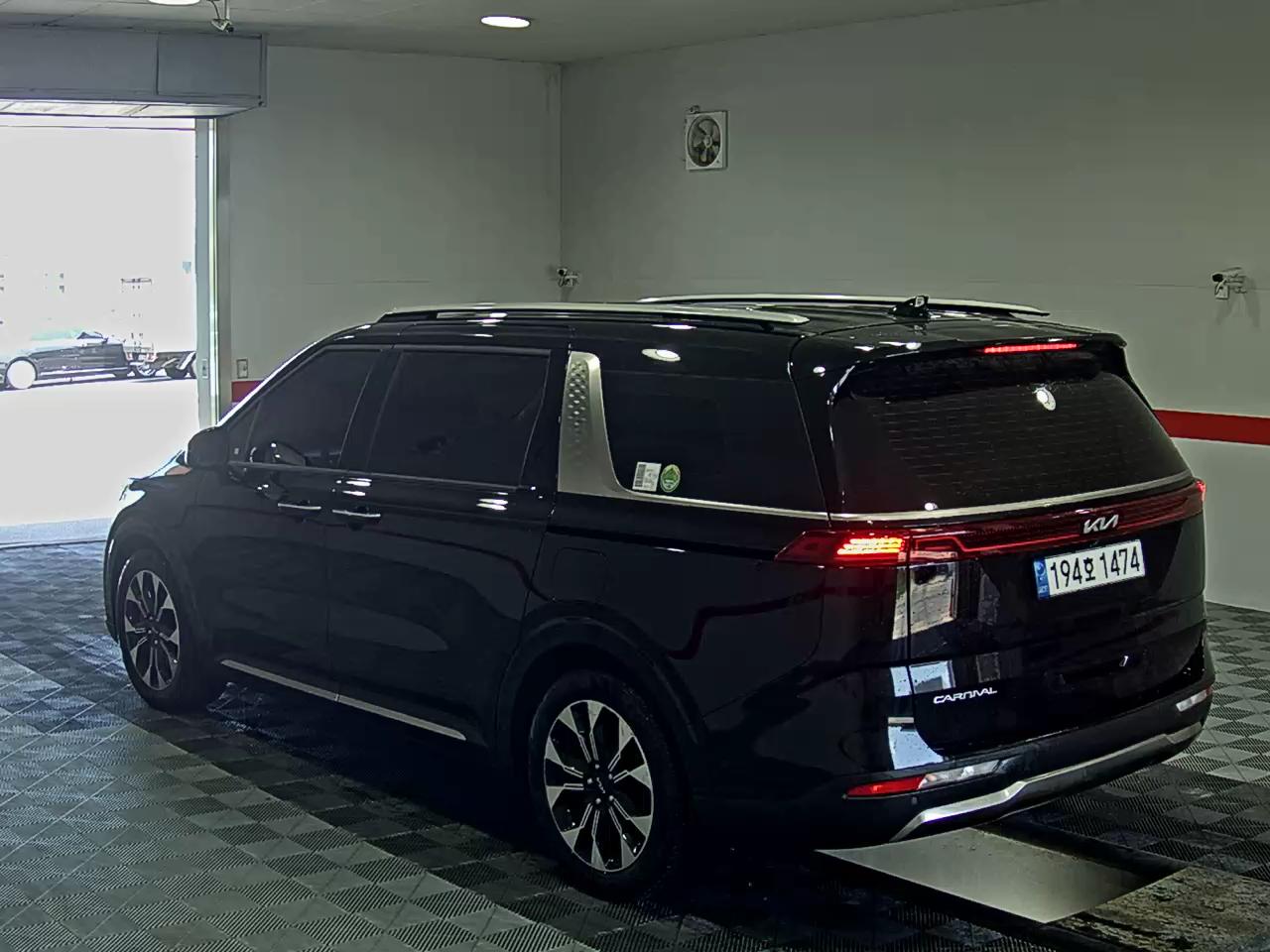 2023 - kia carnival