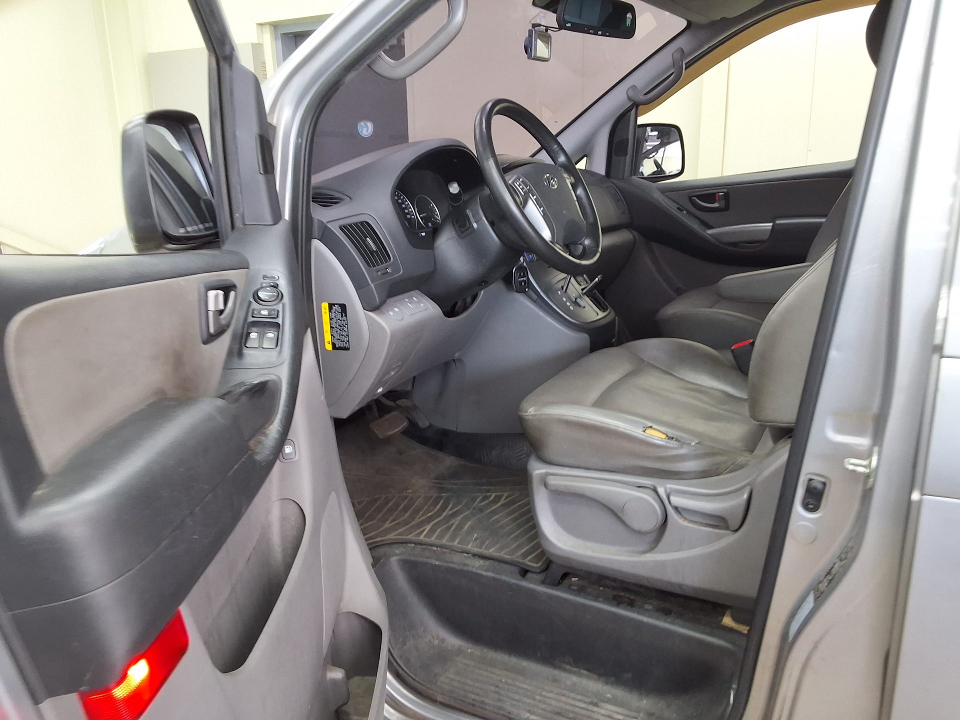 2018 - hyundai grand starex