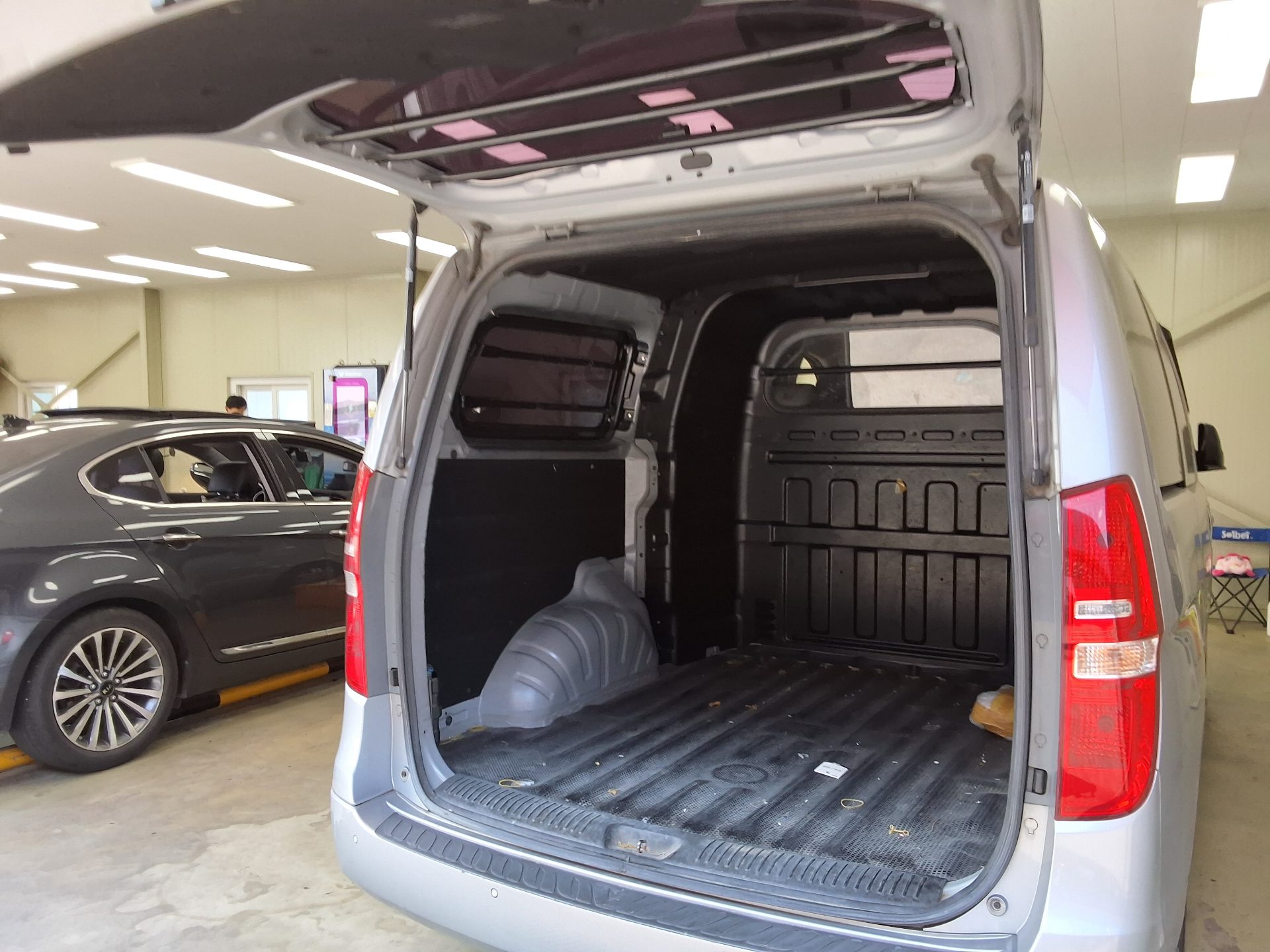 2018 - hyundai grand starex