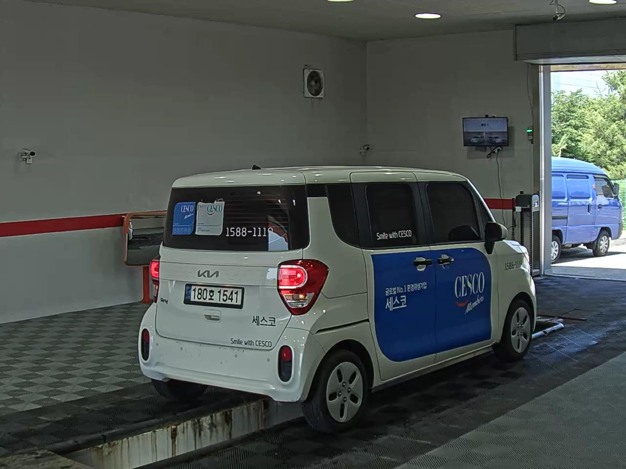 2022 - kia ray