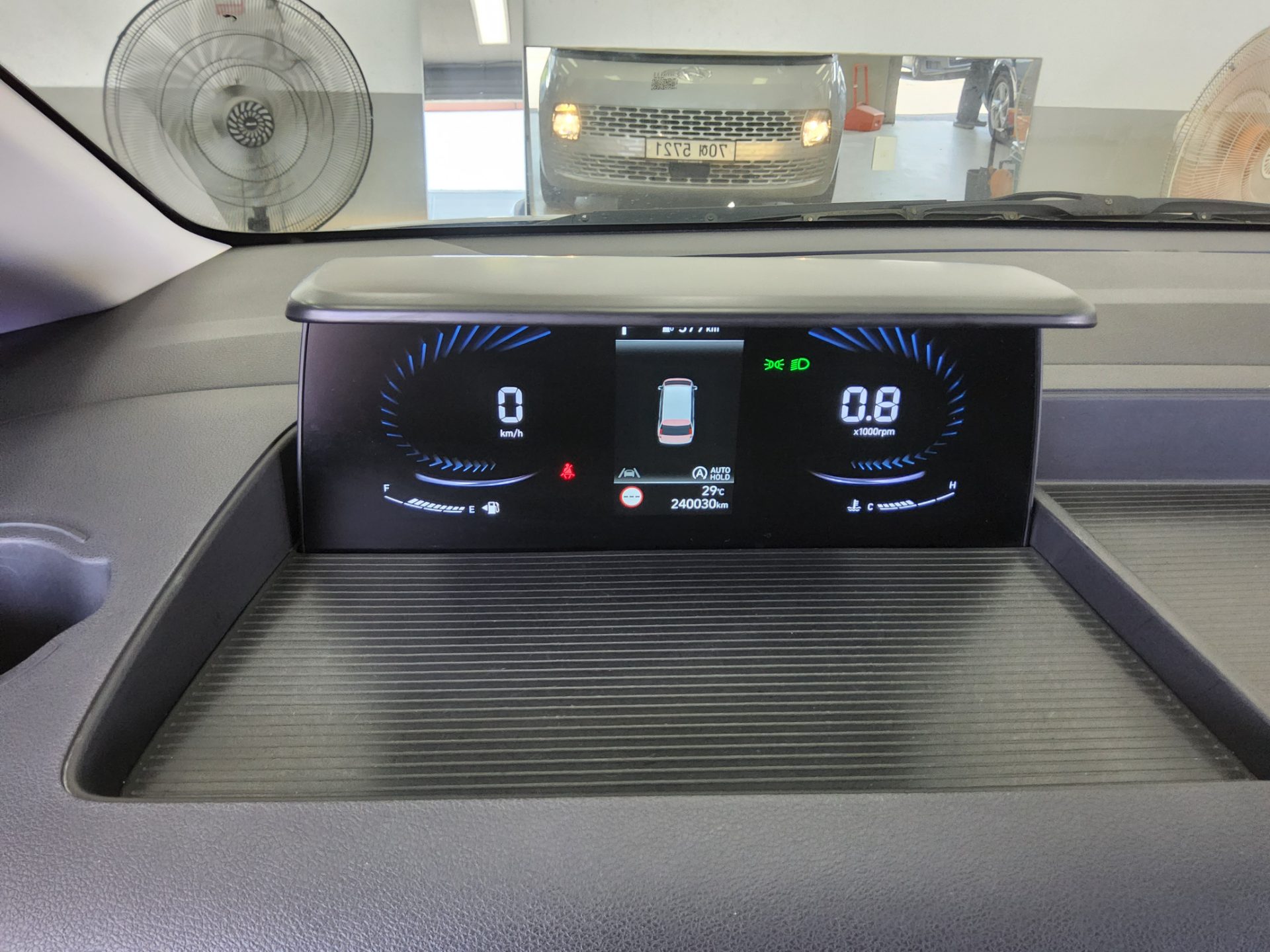 2022 - hyundai staria