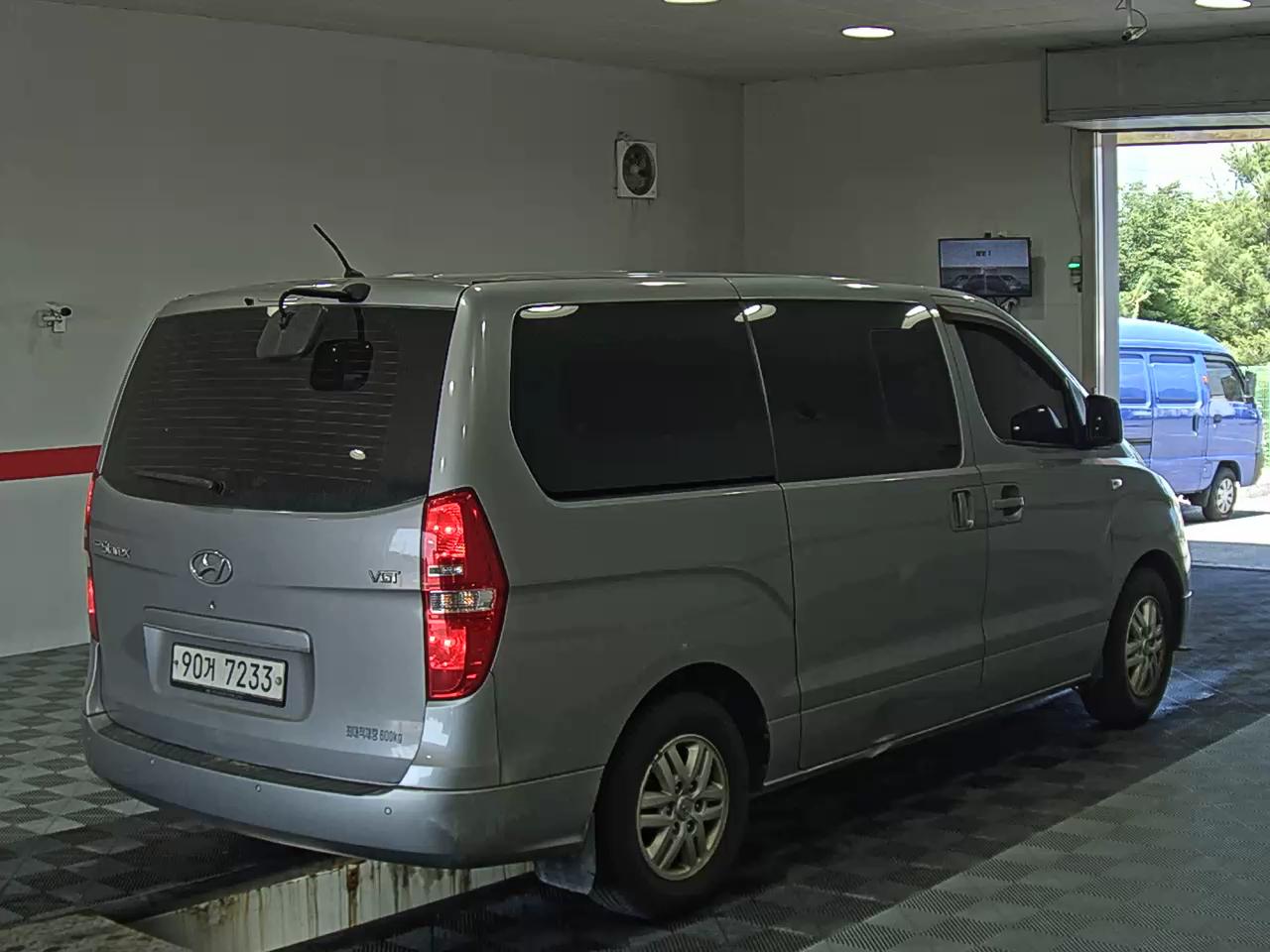 2018 - hyundai grand starex