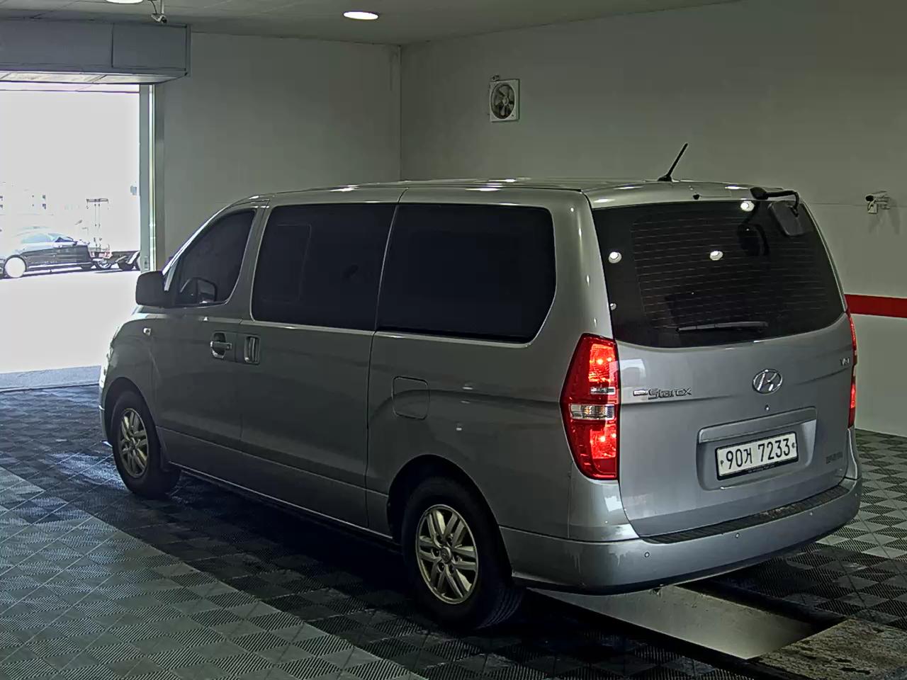 2018 - hyundai grand starex