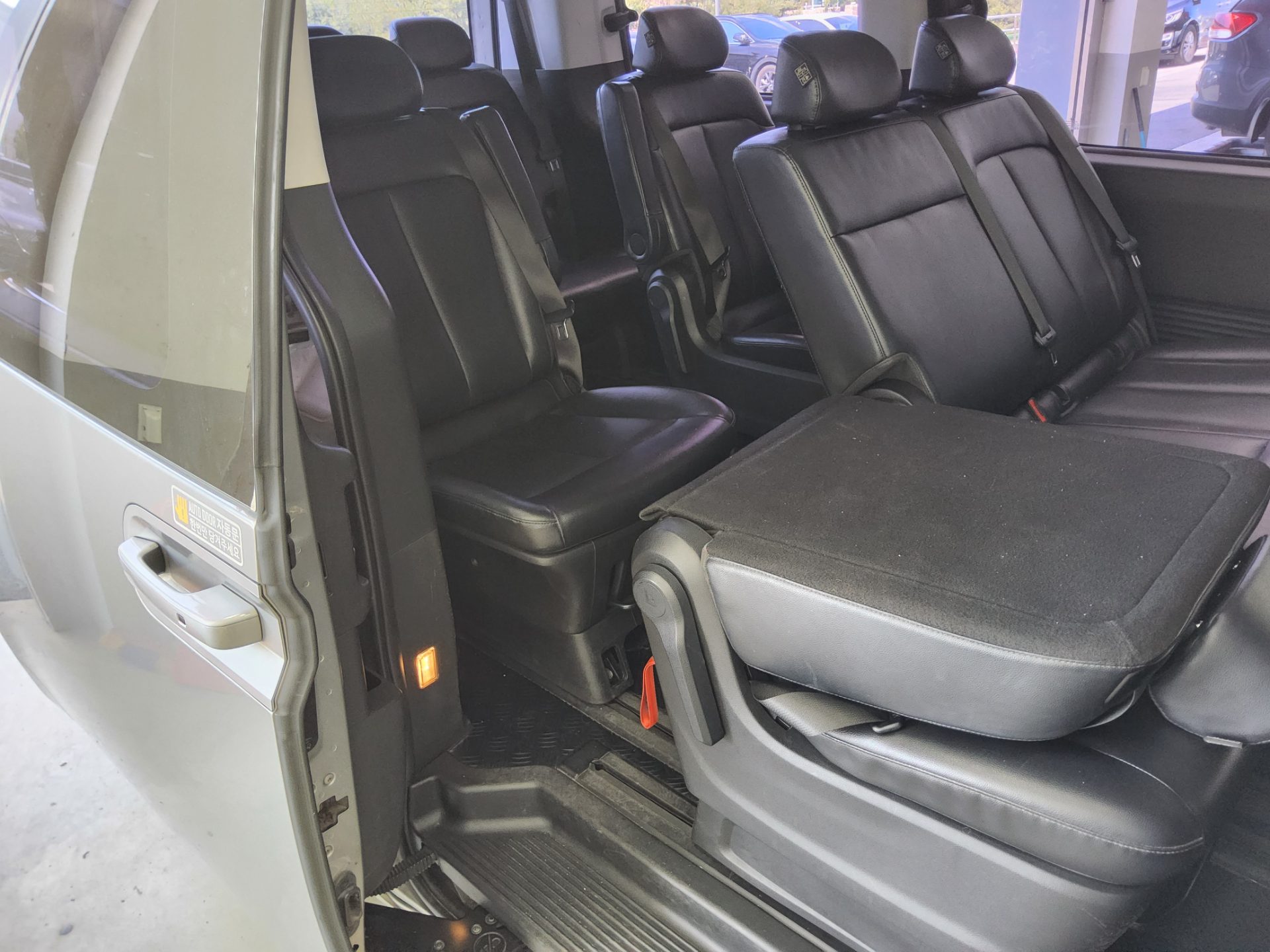 2022 - hyundai staria