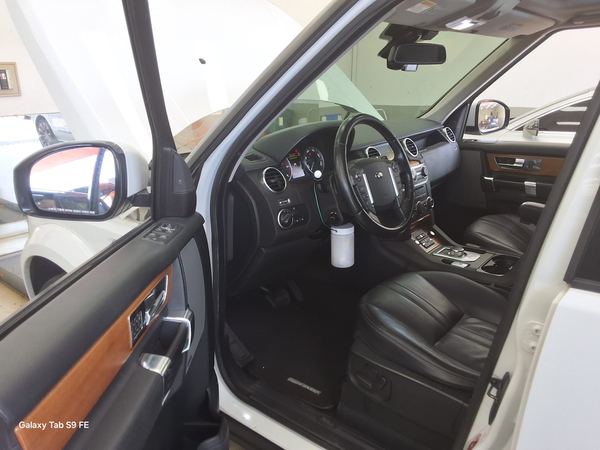 2014 - land rover discovery