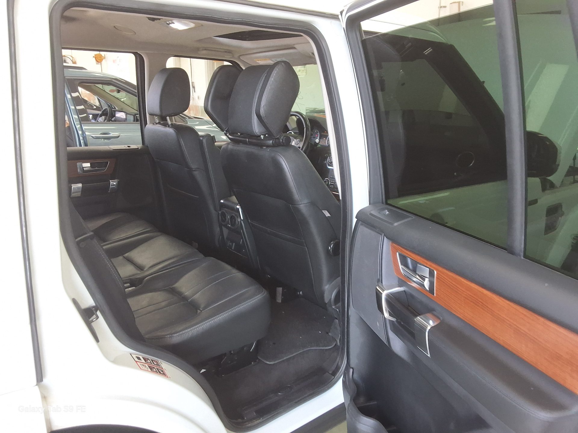 2014 - land rover discovery