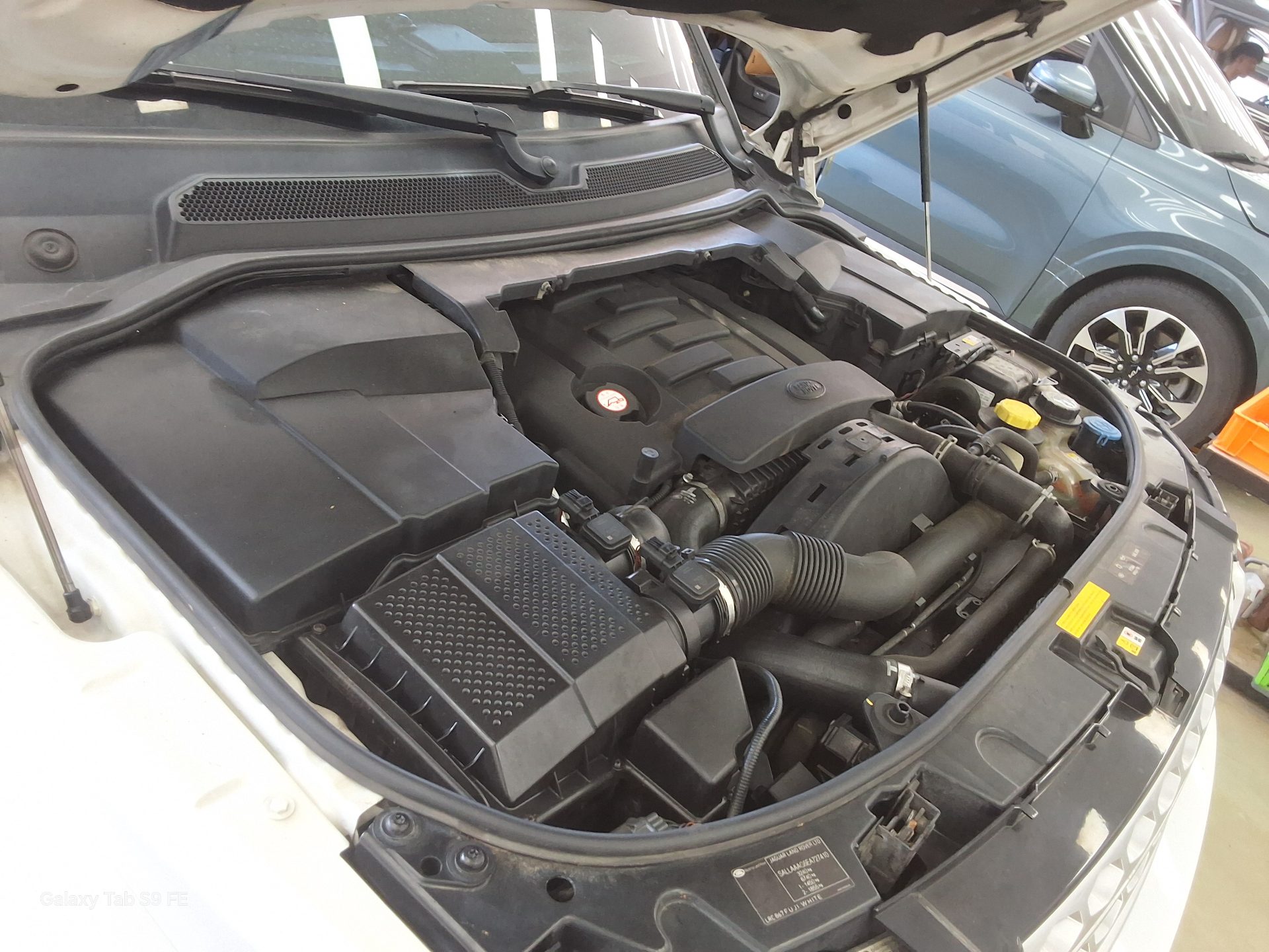 2014 - land rover discovery