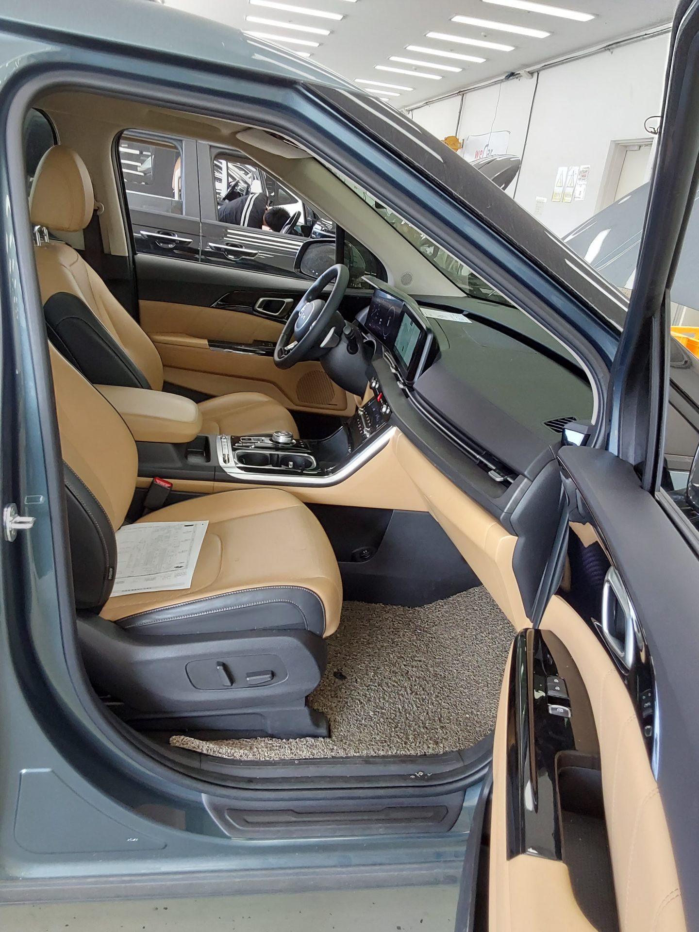2023 - kia carnival