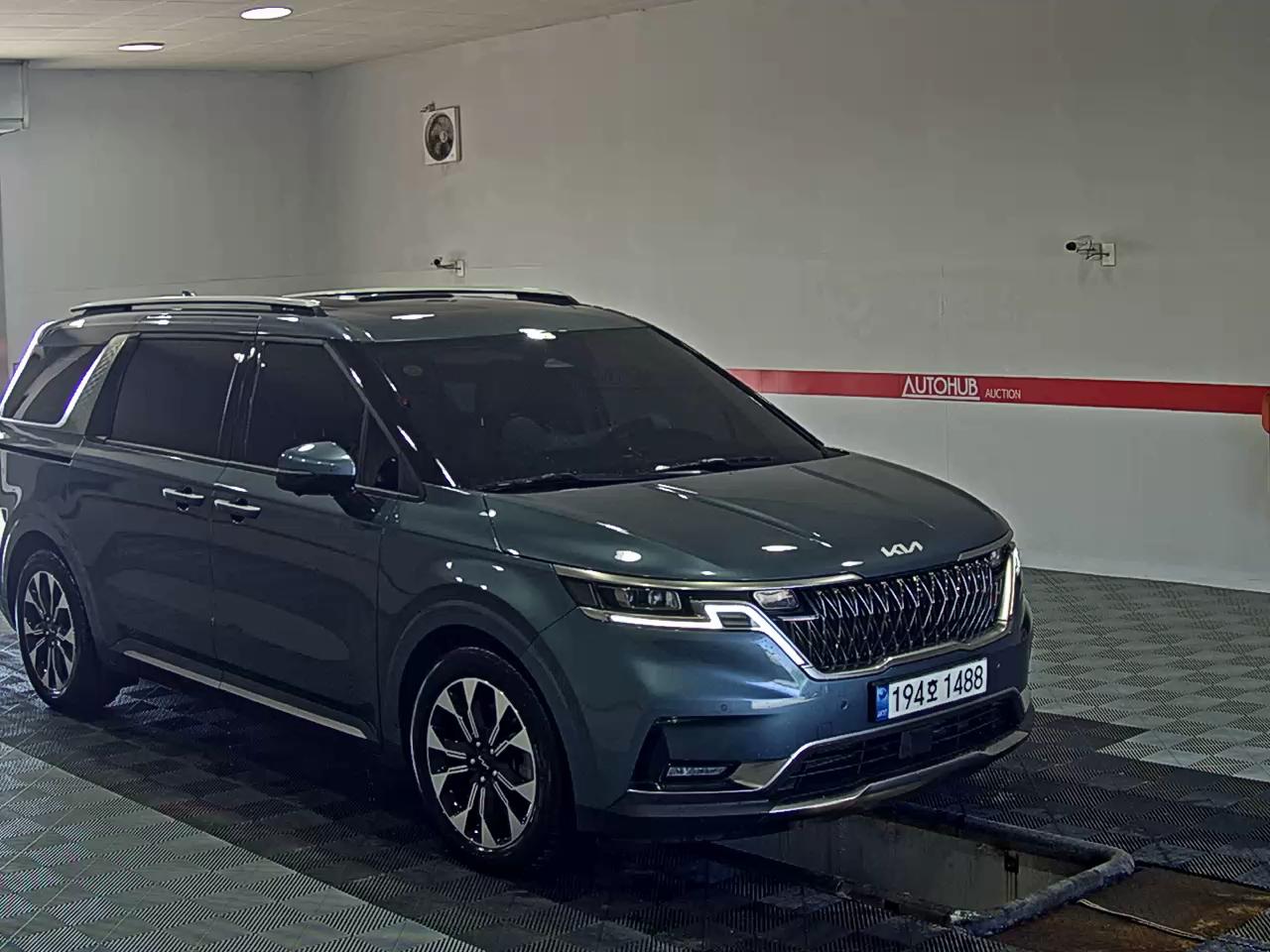 2023 - kia carnival