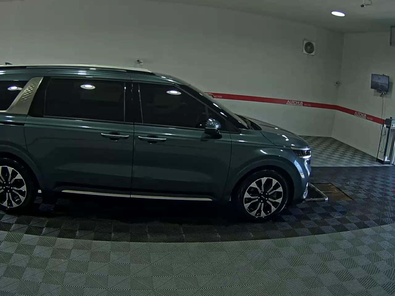 2023 - kia carnival