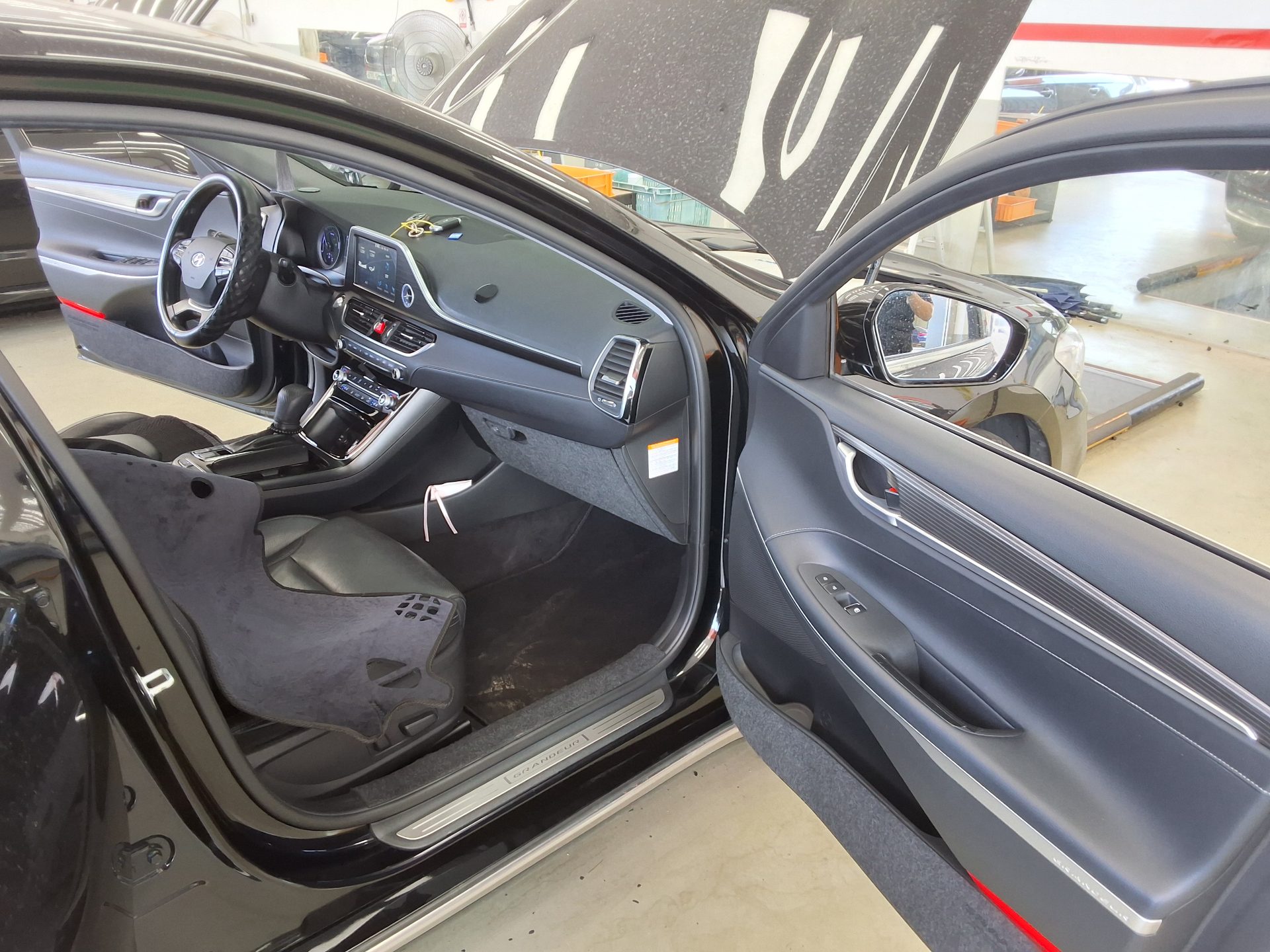 2018 - hyundai grandeur